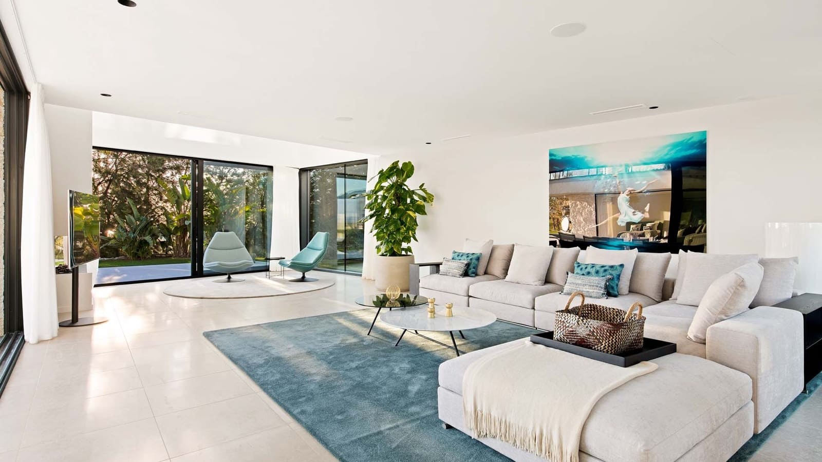 5 bedroom Villa for sale in Benahavis with pool garage - € 5,850,000 (Ref: 8327419)