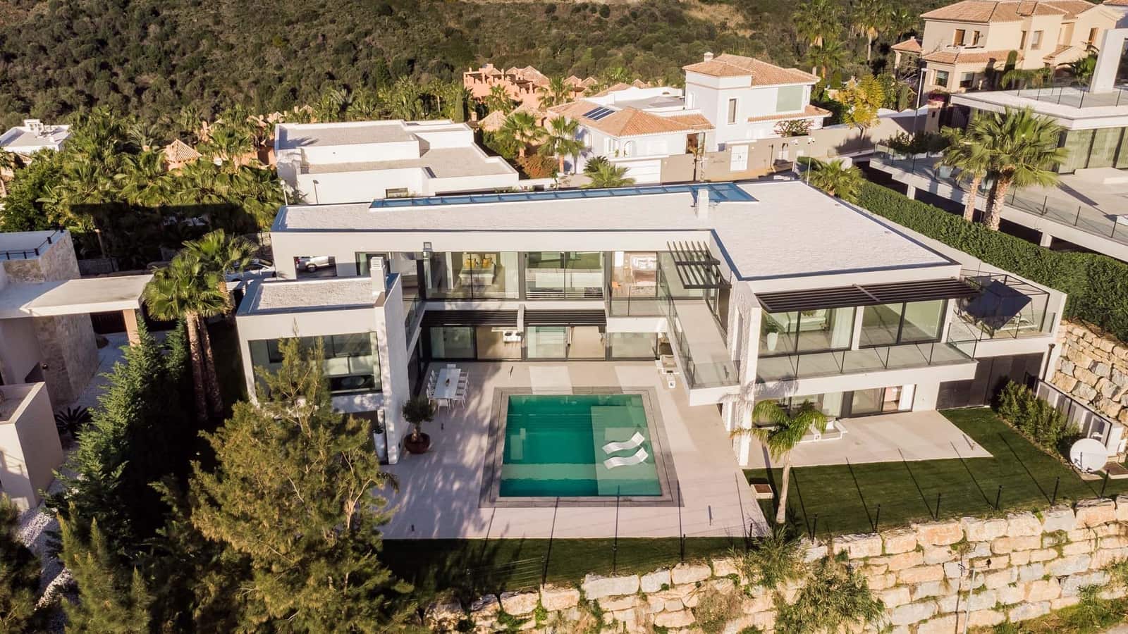 5 bedroom Villa for sale in Benahavis with pool garage - € 5,850,000 (Ref: 8327419)