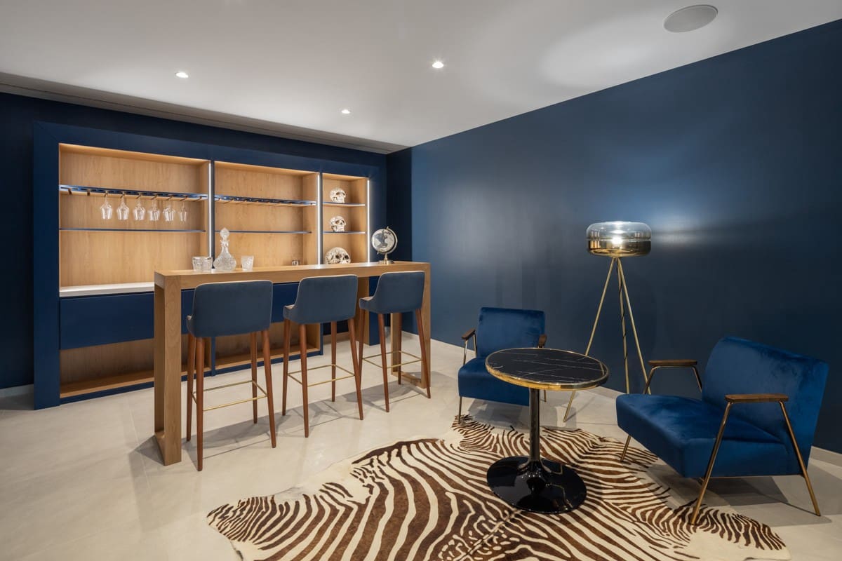 6 bedroom Villa for sale in Marbella with pool garage - € 4,100,000 (Ref: 8344644)