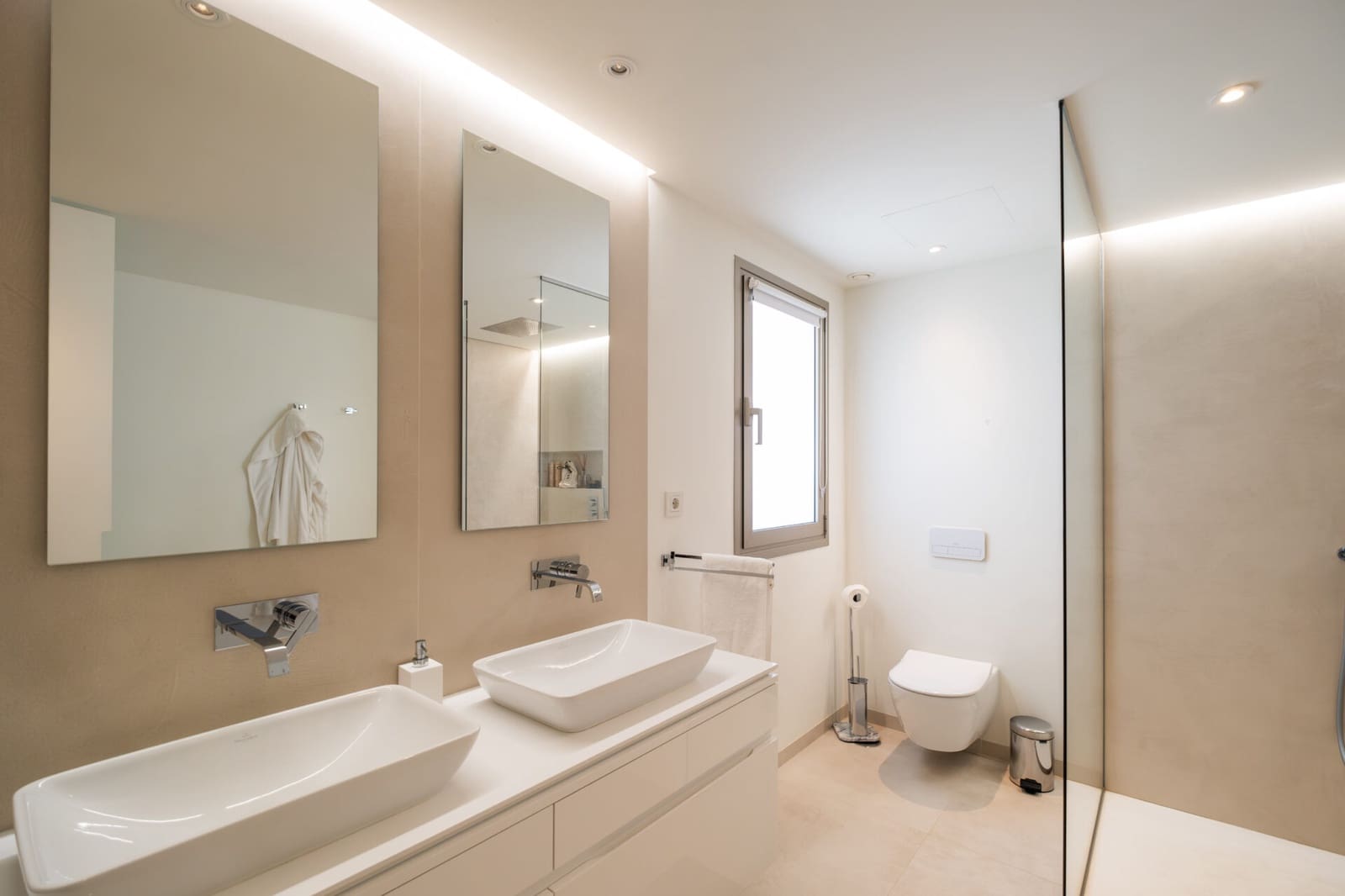 Ático de 2 habitaciones en Nueva Andalucia en venta con piscina garaje - 1.500.000 € (Ref: 8398349)