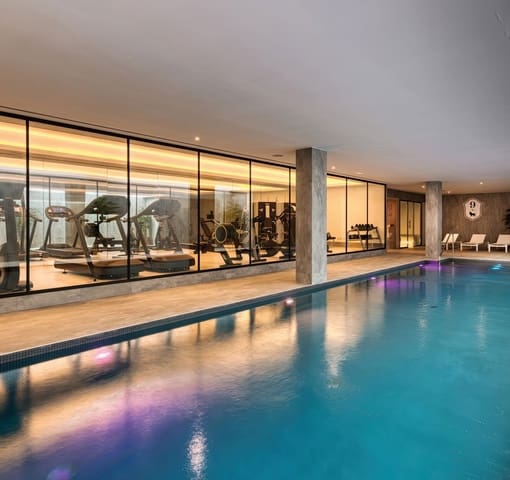 2 bedroom Penthouse for sale in Nueva Andalucia, Marbella with pool garage - € 1,500,000 (Ref: 8398349)