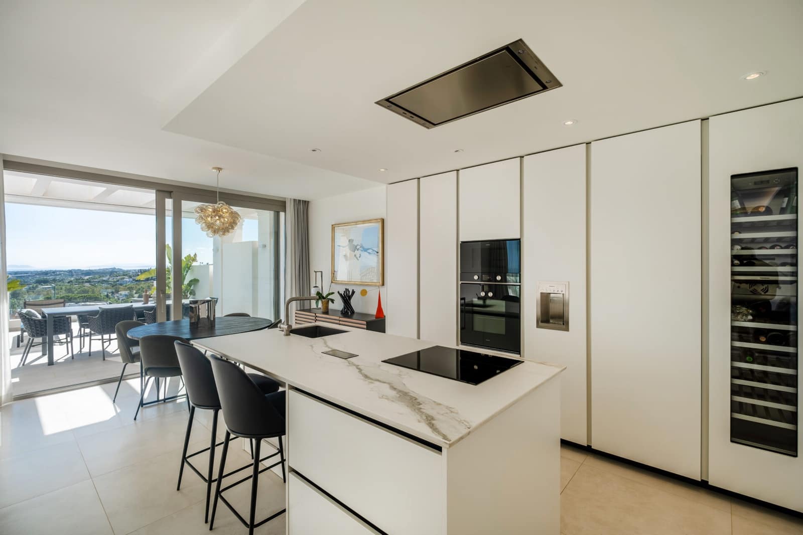 Ático de 2 habitaciones en Nueva Andalucia en venta con piscina garaje - 1.500.000 € (Ref: 8398349)