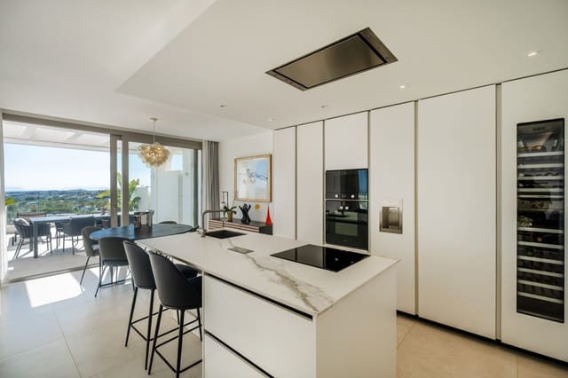 2 bedroom Penthouse for sale in Nueva Andalucia, Marbella with pool garage - € 1,500,000 (Ref: 8398349)