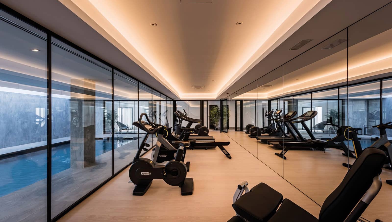 Ático de 2 habitaciones en Nueva Andalucia en venta con piscina garaje - 1.500.000 € (Ref: 8398349)