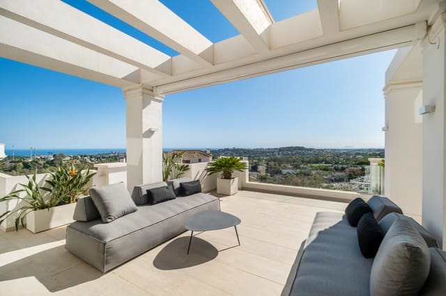 2 bedroom Penthouse for sale in Nueva Andalucia, Marbella with pool garage - € 1,500,000 (Ref: 8398349)