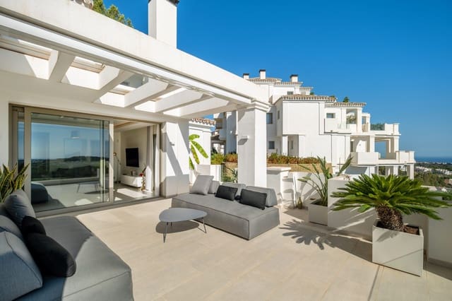 2 bedroom Penthouse for sale in Nueva Andalucia, Marbella with pool garage - € 1,500,000 (Ref: 8398349)