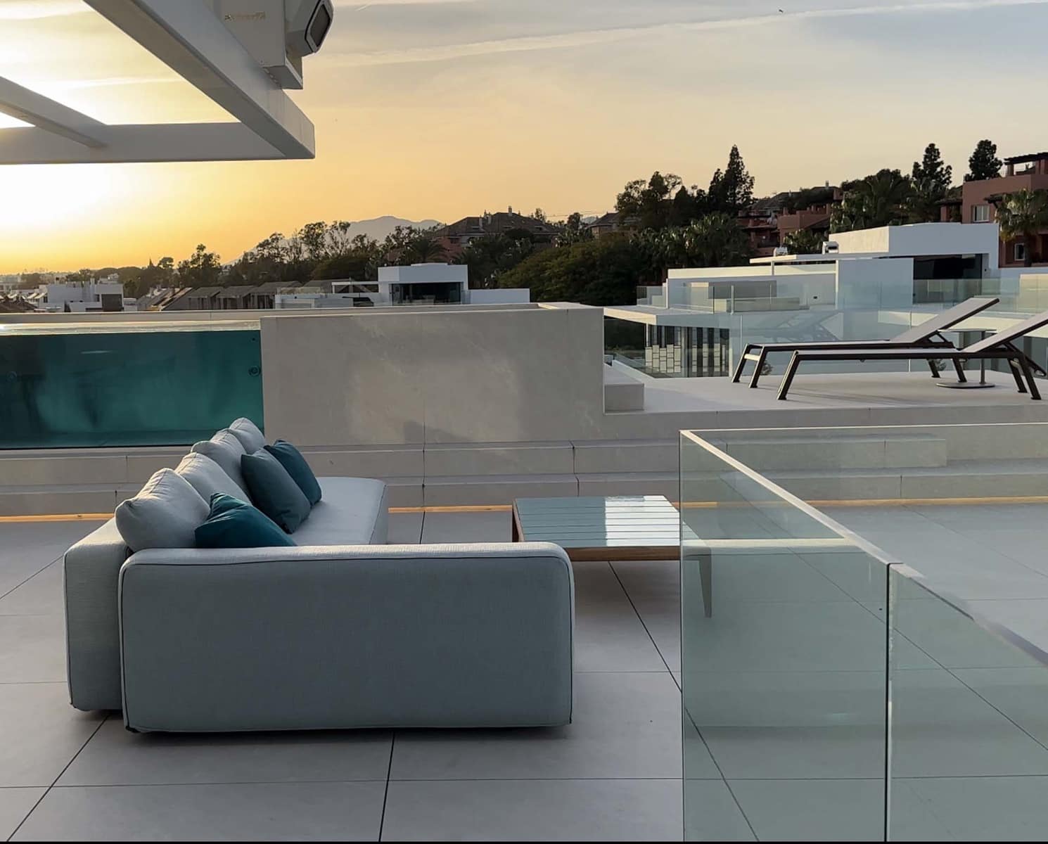 4 bedroom Villa for sale in Golden Mile with pool garage - € 5,995,000 (Ref: 8423020)