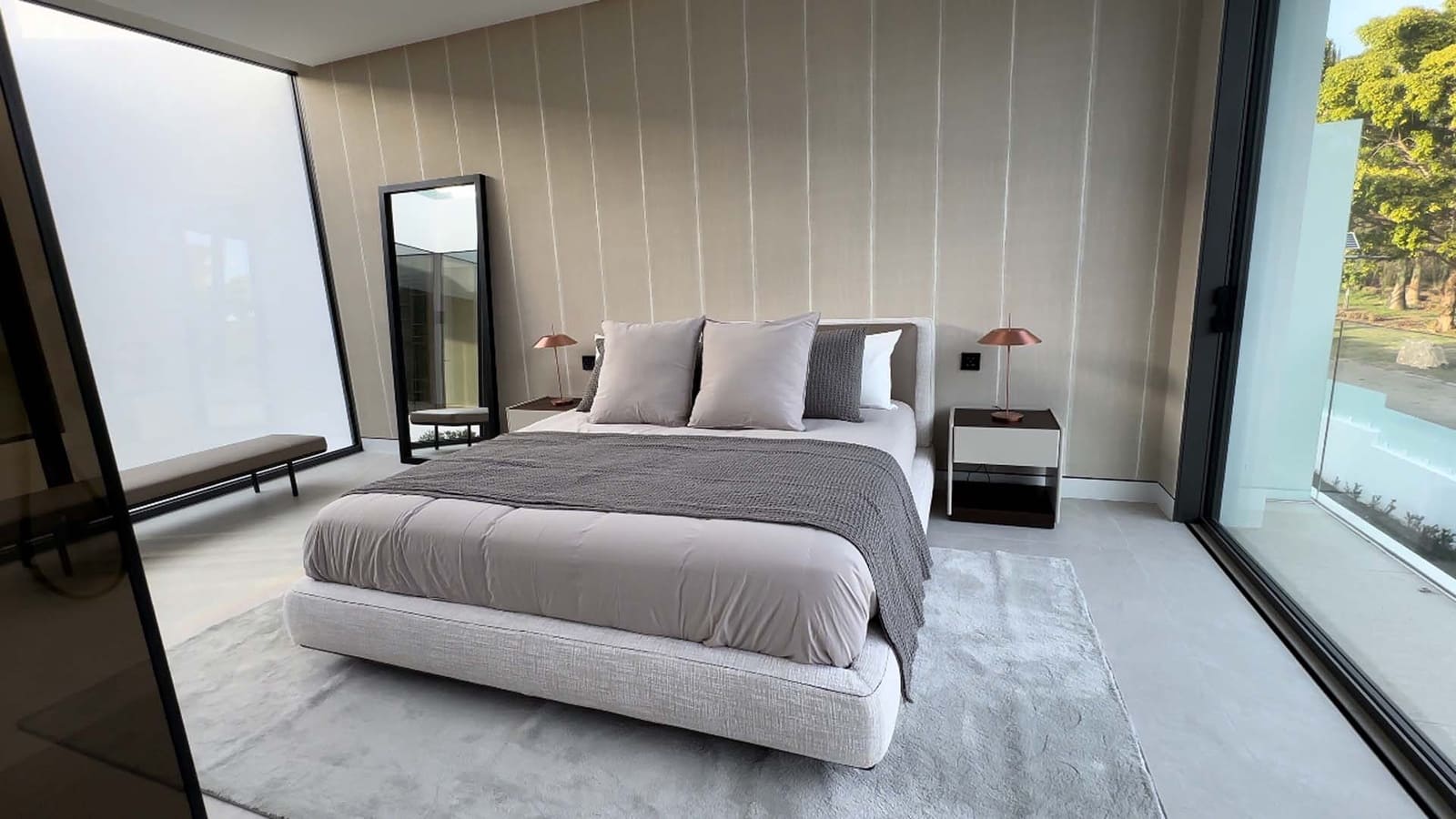 4 bedroom Villa for sale in Golden Mile with pool garage - € 5,995,000 (Ref: 8423020)