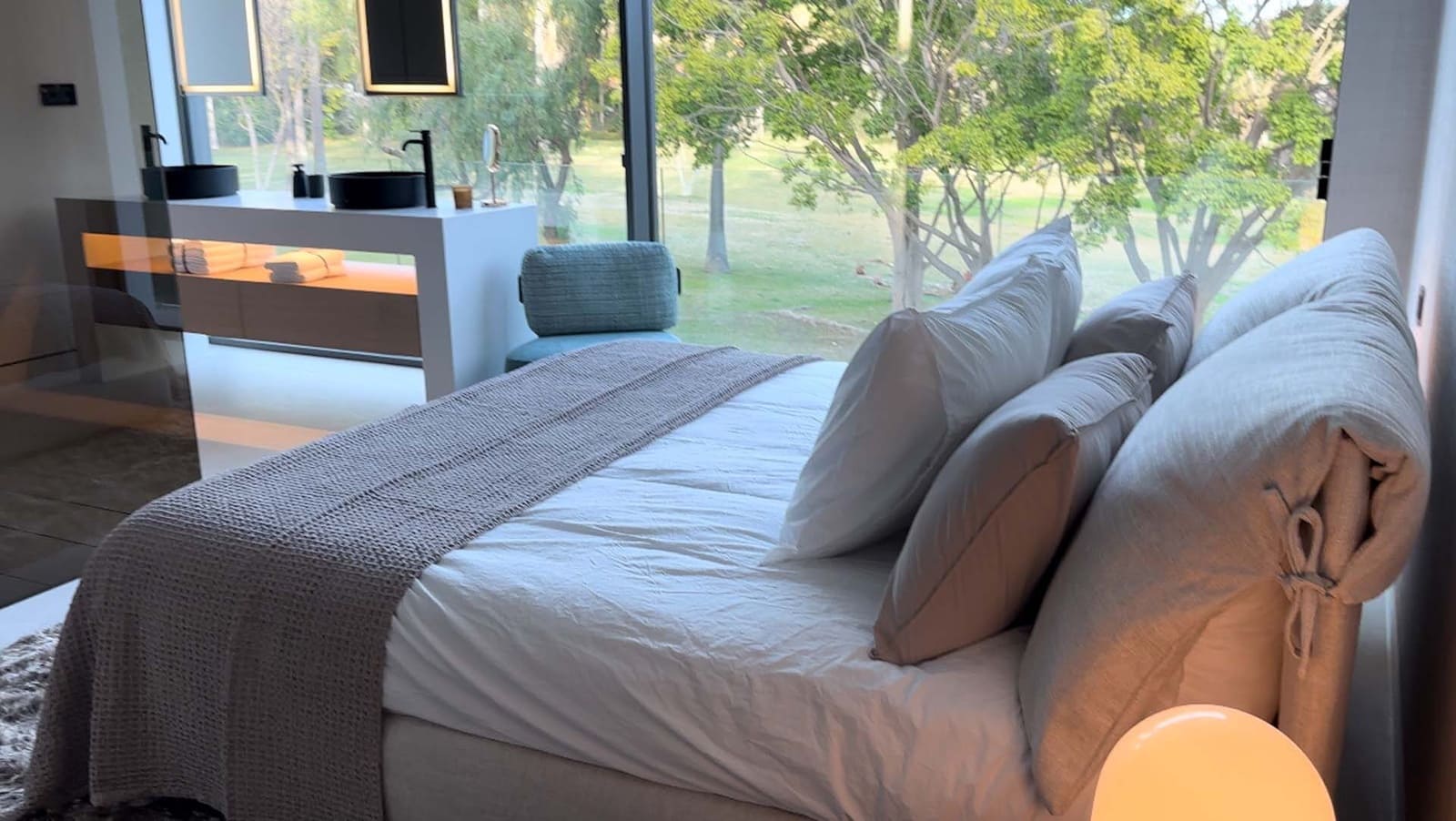 4 bedroom Villa for sale in Golden Mile with pool garage - € 5,995,000 (Ref: 8423020)