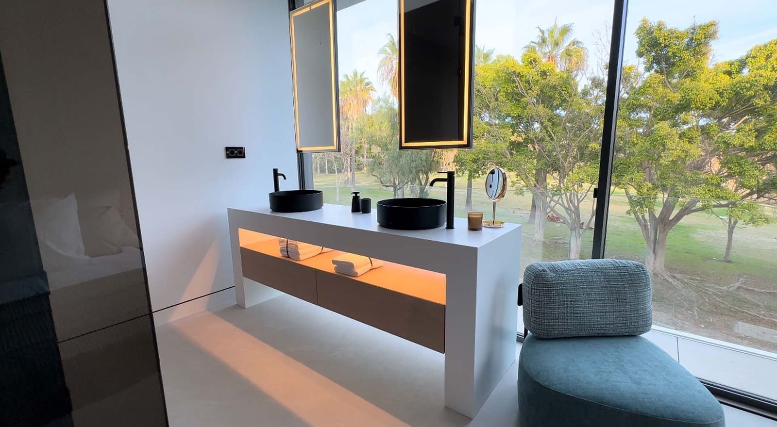 4 bedroom Villa for sale in Golden Mile with pool garage - € 5,995,000 (Ref: 8423020)