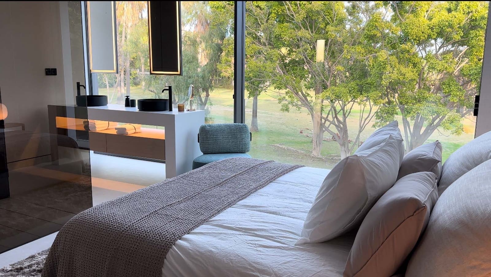 4 bedroom Villa for sale in Golden Mile with pool garage - € 5,995,000 (Ref: 8423020)