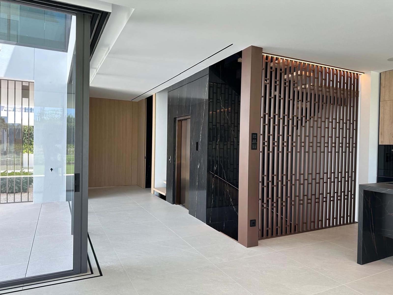 4 bedroom Villa for sale in Golden Mile with pool garage - € 5,250,000 (Ref: 8423021)