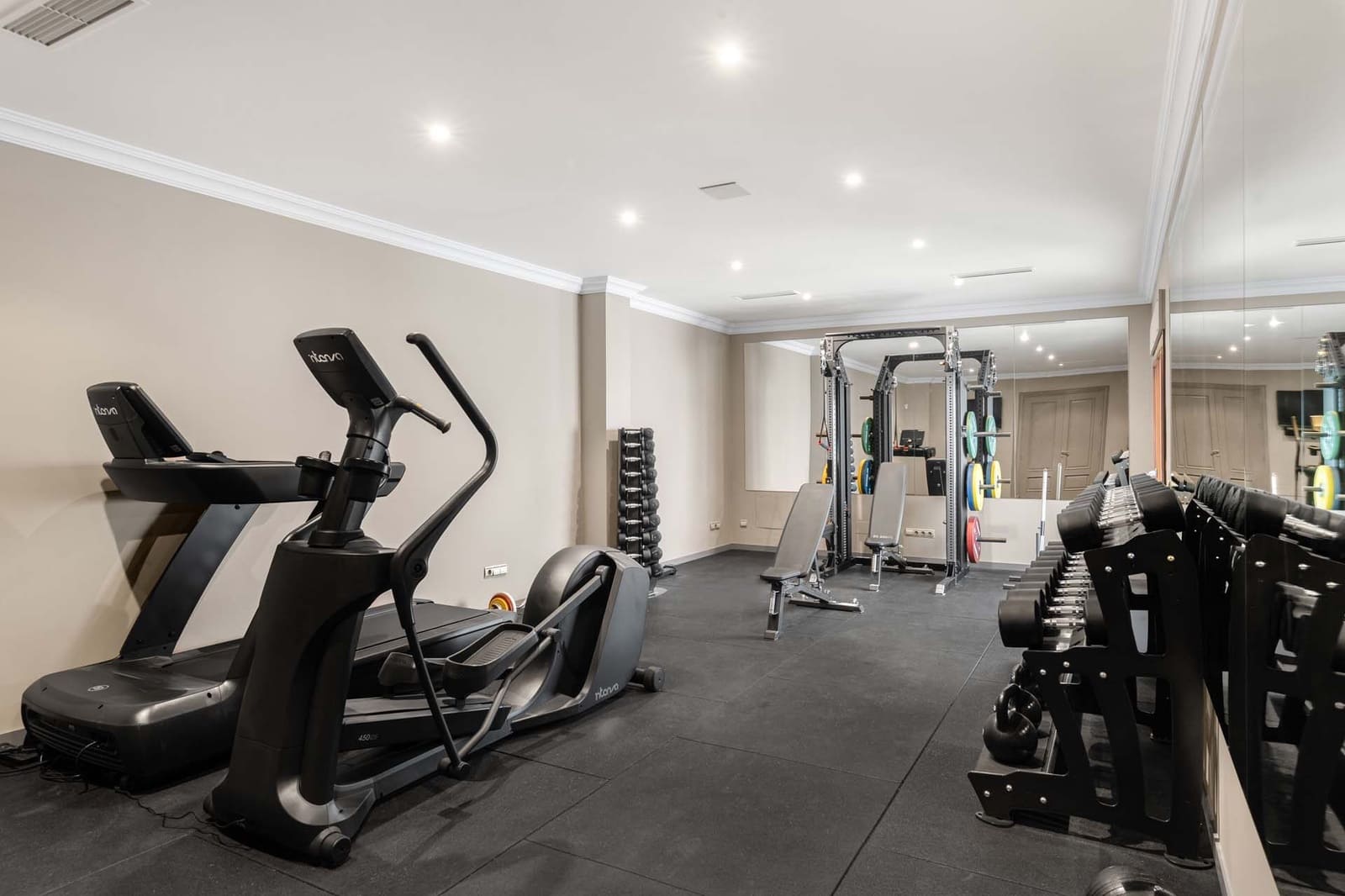 7 quarto Moradia para venda em Benahavis com piscina garagem - 8 350 000 € (Ref: 8430262)