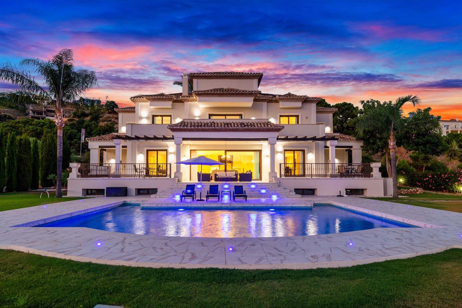 6 bedroom Villa for sale in Benahavis with pool garage - € 2,475,000 (Ref: 8438489)