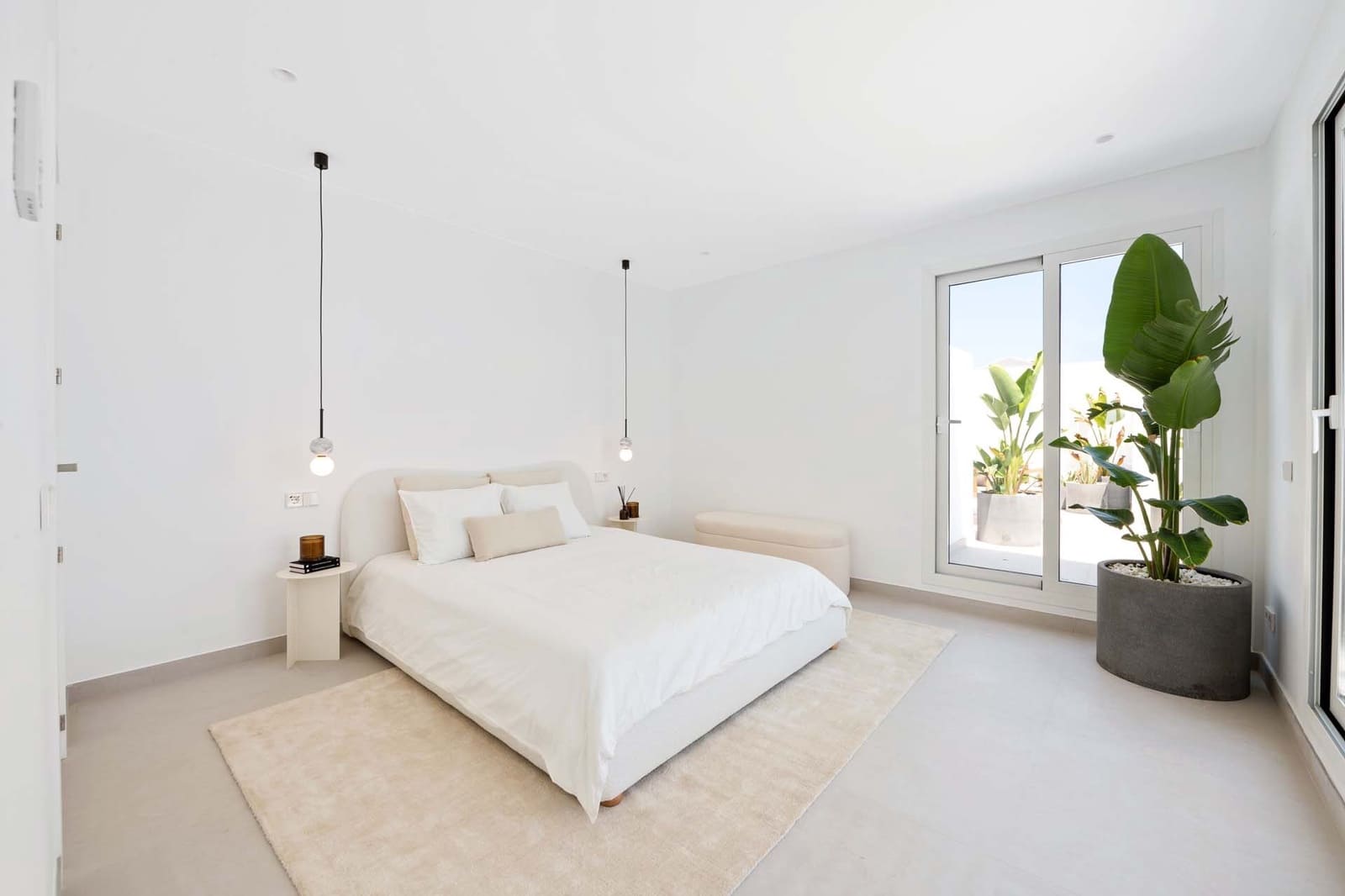 3 bedroom Apartment for sale in La Quinta with pool garage - € 1,395,000 (Ref: 8477699)