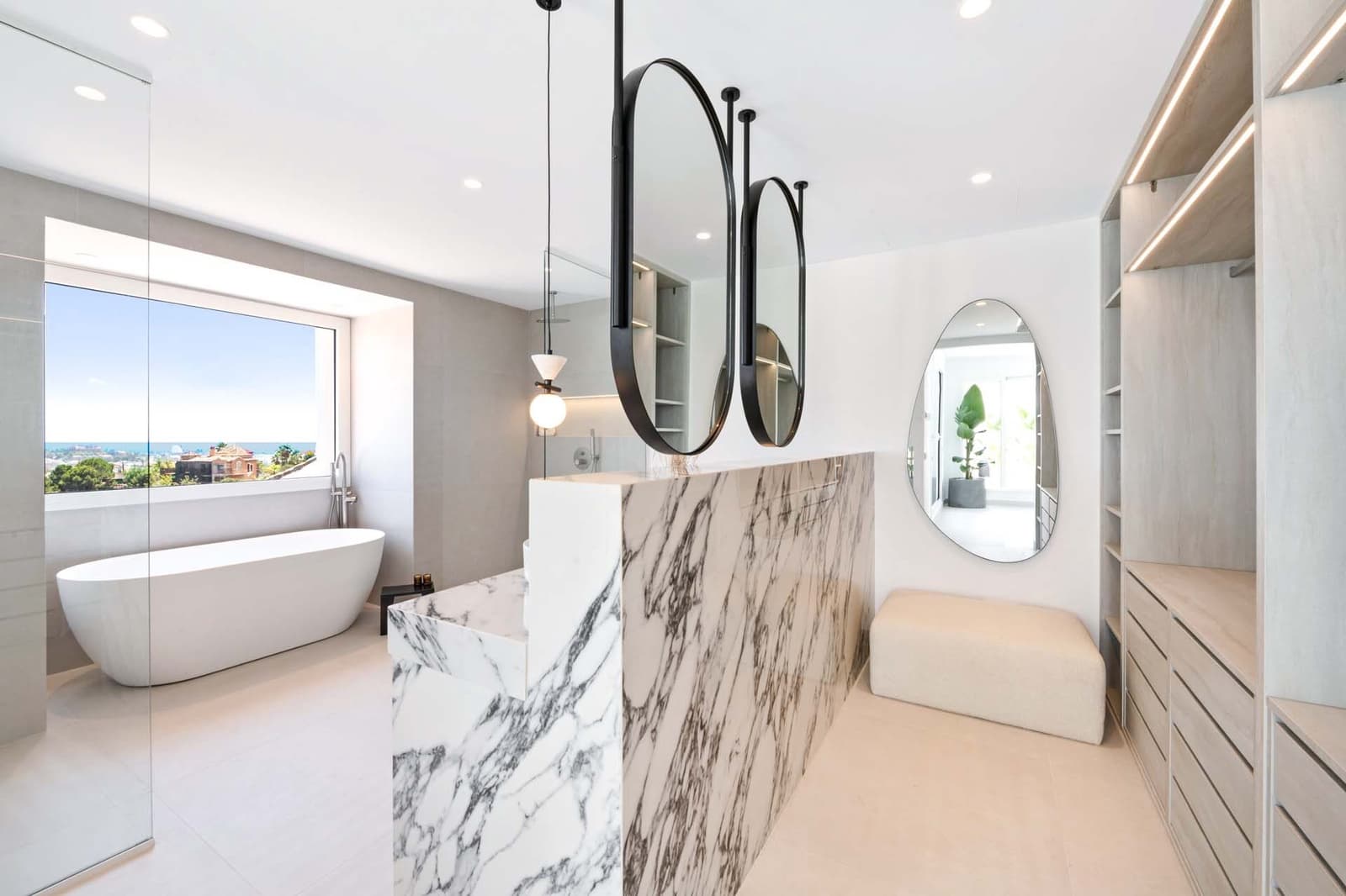 3 bedroom Apartment for sale in La Quinta with pool garage - € 1,395,000 (Ref: 8477699)