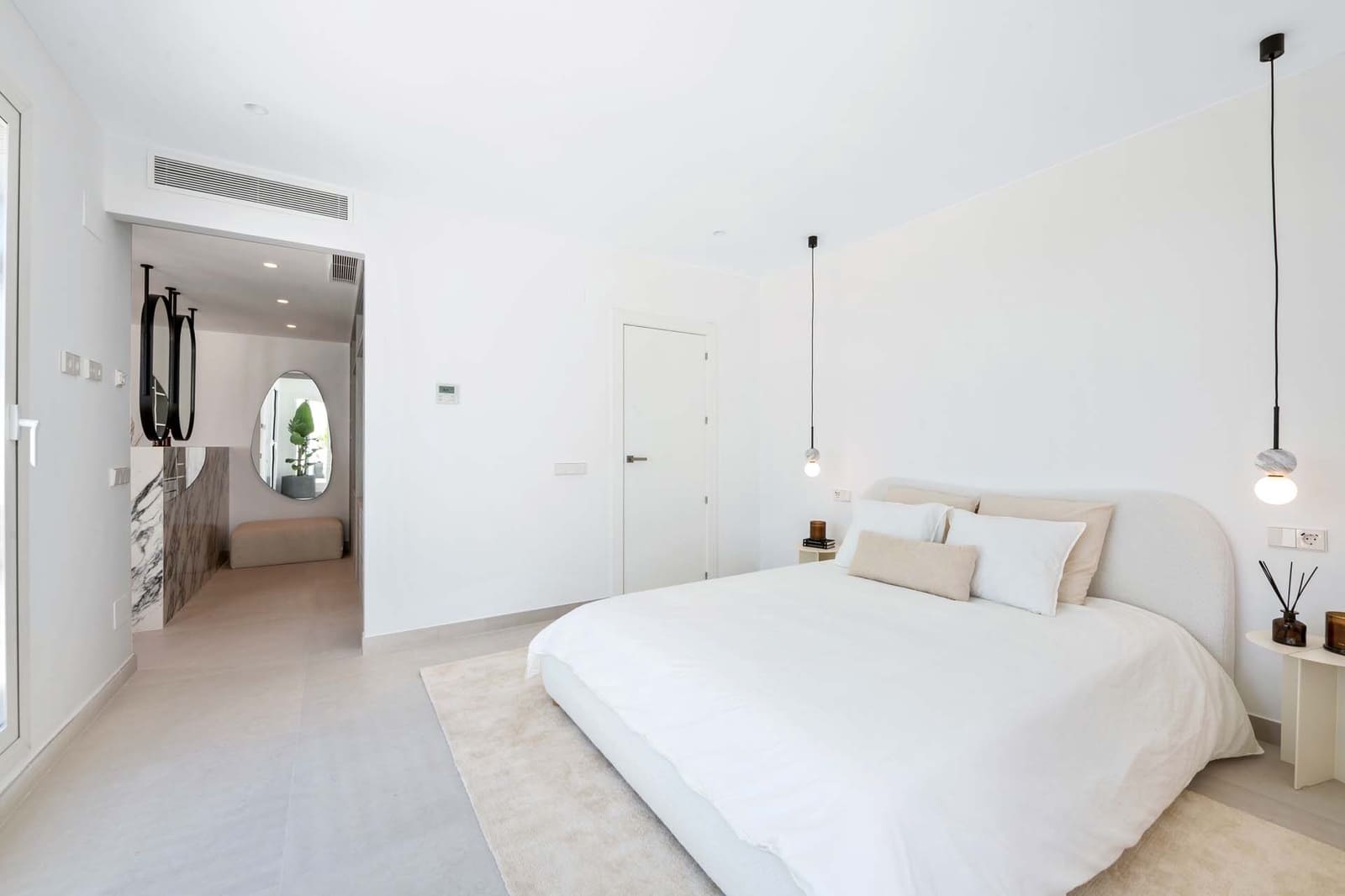 3 bedroom Apartment for sale in La Quinta with pool garage - € 1,395,000 (Ref: 8477699)