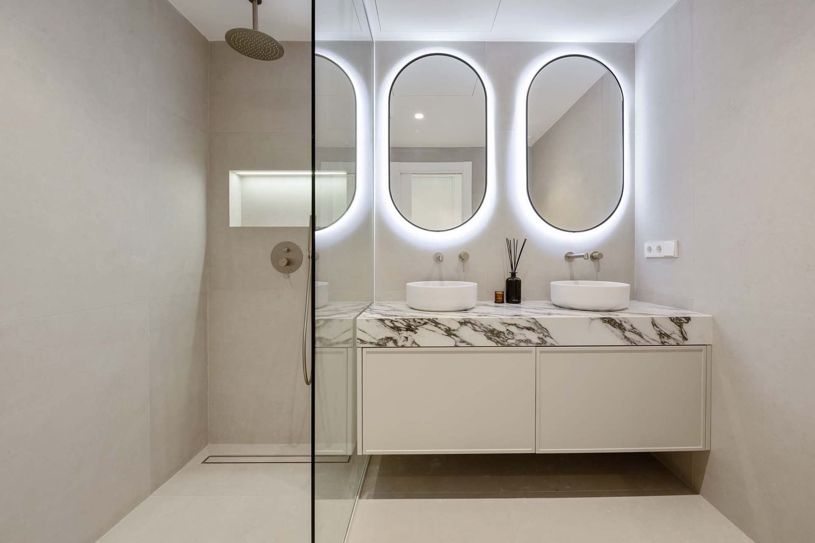 3 bedroom Apartment for sale in La Quinta with pool garage - € 1,395,000 (Ref: 8477699)