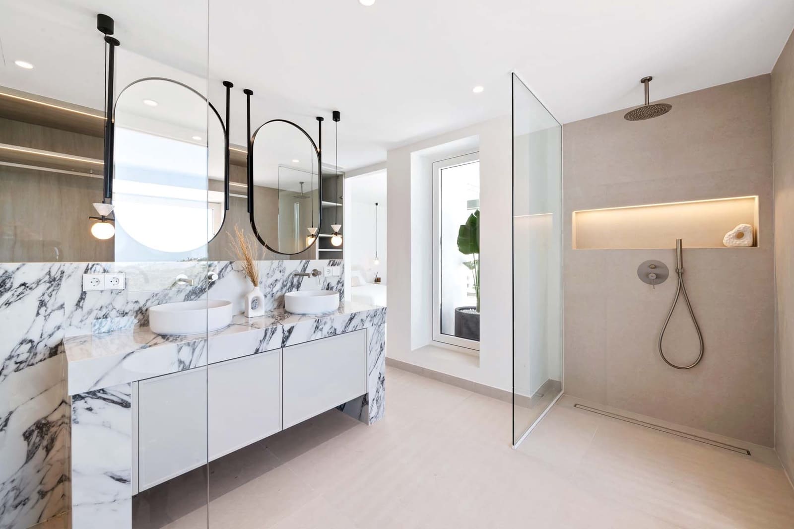 3 bedroom Apartment for sale in La Quinta with pool garage - € 1,395,000 (Ref: 8477699)