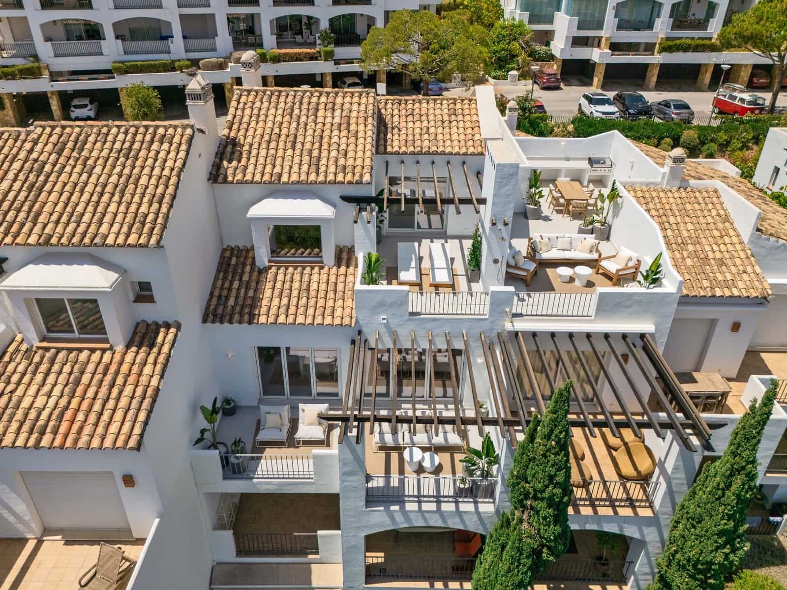 3 bedroom Apartment for sale in La Quinta with pool garage - € 1,395,000 (Ref: 8477699)