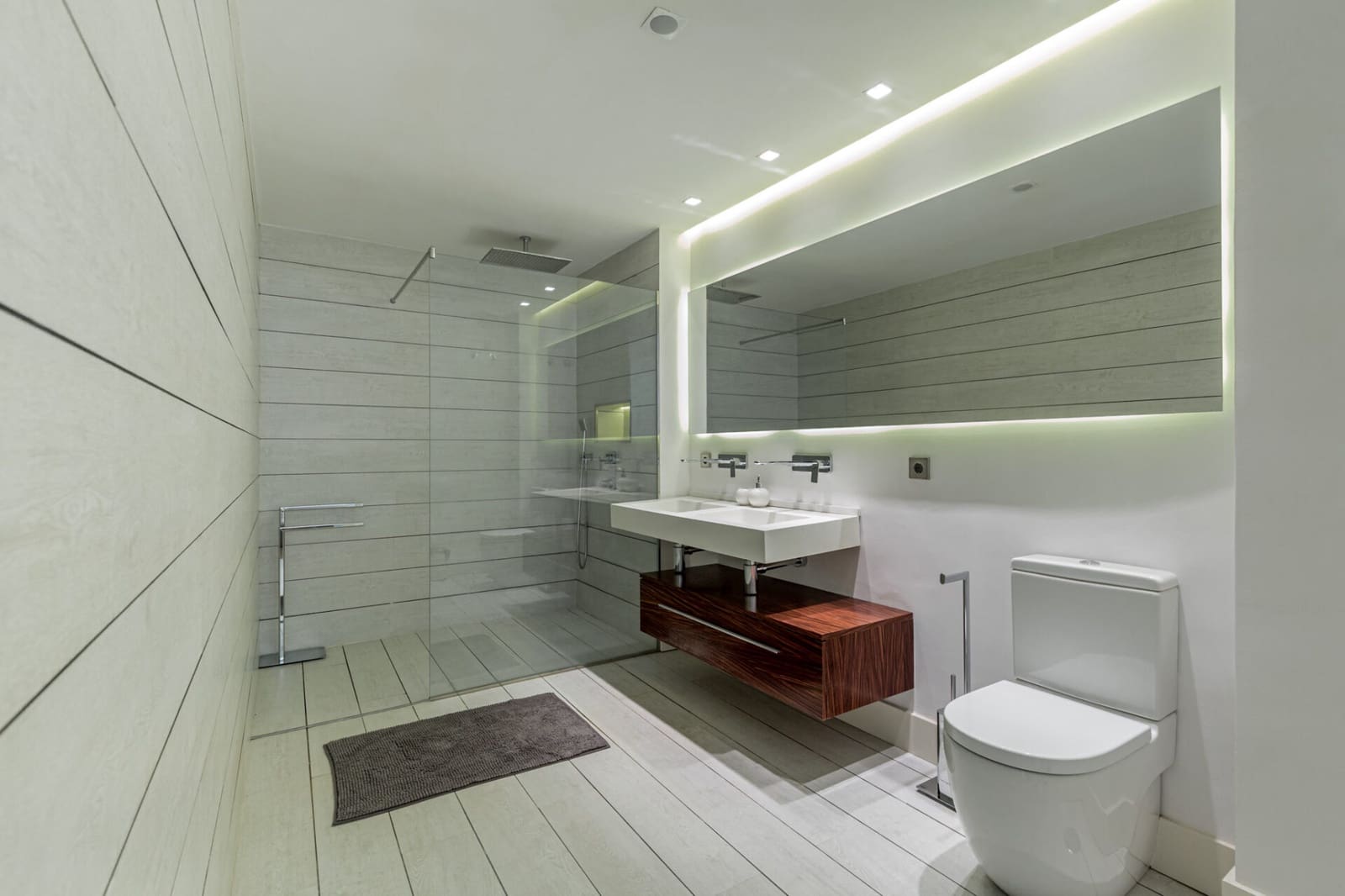 3 soveværelse Lejlighed til salg i Puerto Banus med swimmingpool garage - € 2.200.000 (Ref: 8480670)