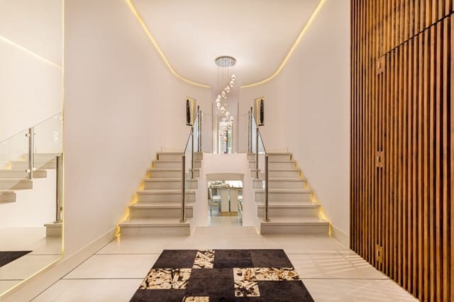 3 soveværelse Lejlighed til salg i Puerto Banus, Marbella med swimmingpool garage - € 2.200.000 (Ref: 8480670)