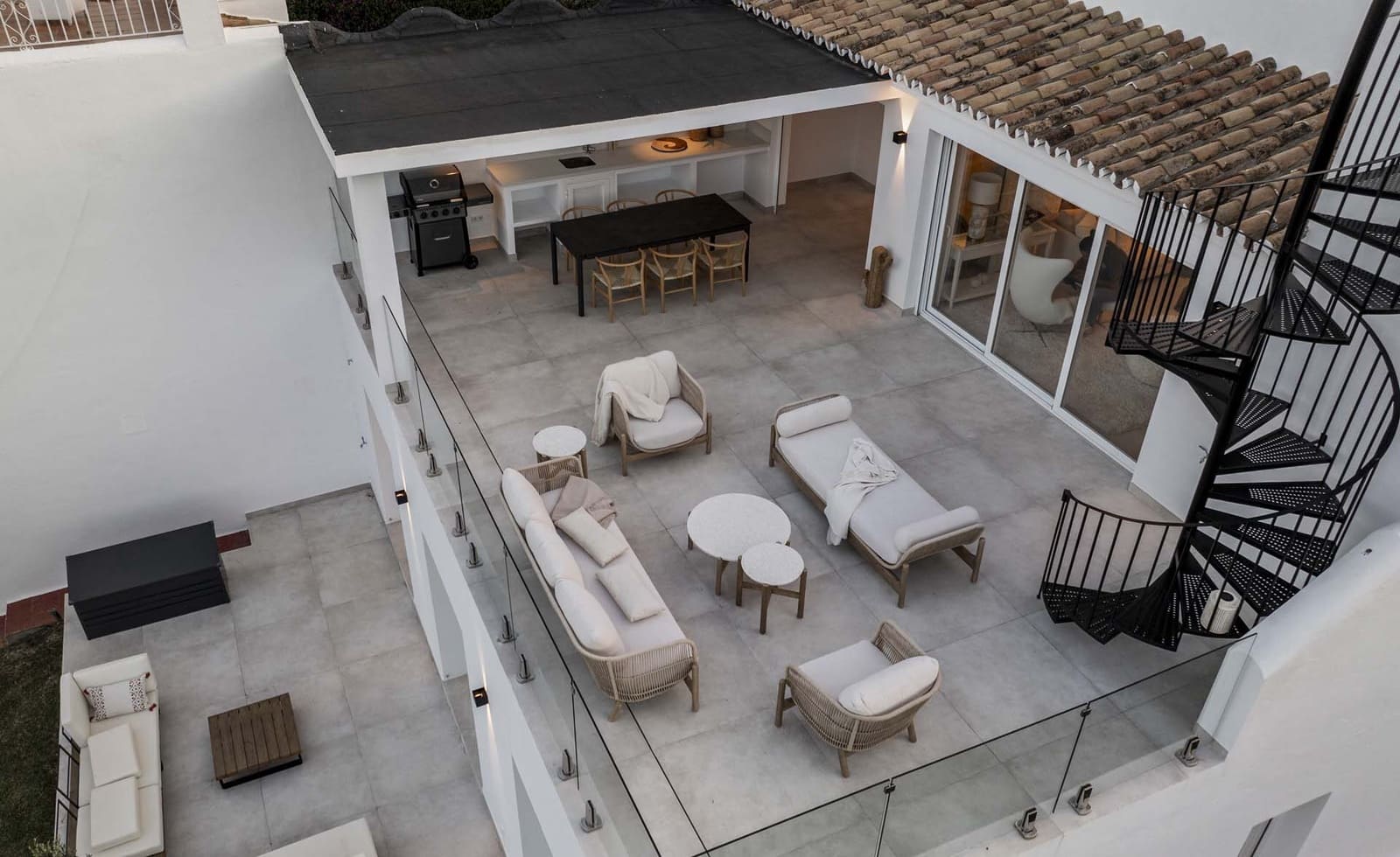 4 makuuhuone Omakotitalo myytävänä paikassa Nueva Andalucia mukana uima-altaan - 1 795 000 € (Ref: 8481871)