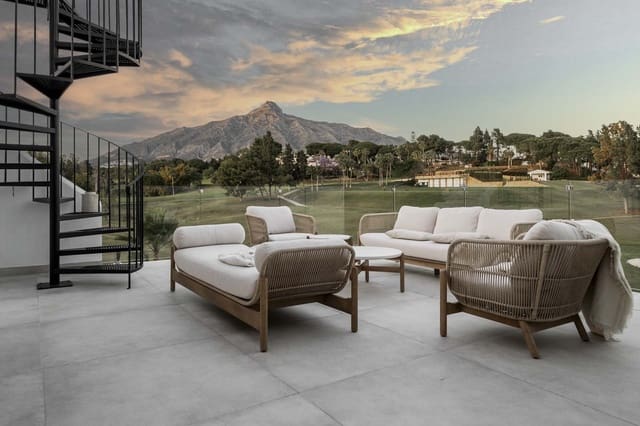 4 soveværelse Byhus til salg i Nueva Andalucia, Marbella med swimmingpool - € 1.795.000 (Ref: 8481871)