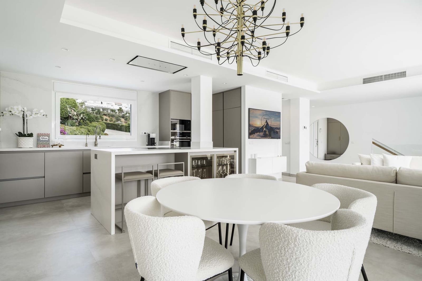 4 makuuhuone Omakotitalo myytävänä paikassa Nueva Andalucia mukana uima-altaan - 1 795 000 € (Ref: 8481871)