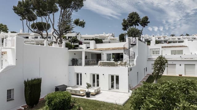 4 makuuhuone Omakotitalo myytävänä paikassa Nueva Andalucia, Marbella mukana uima-altaan - 1 795 000 € (Ref: 8481871)