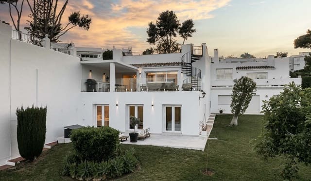 4 soveværelse Byhus til salg i Nueva Andalucia, Marbella med swimmingpool - € 1.795.000 (Ref: 8481871)
