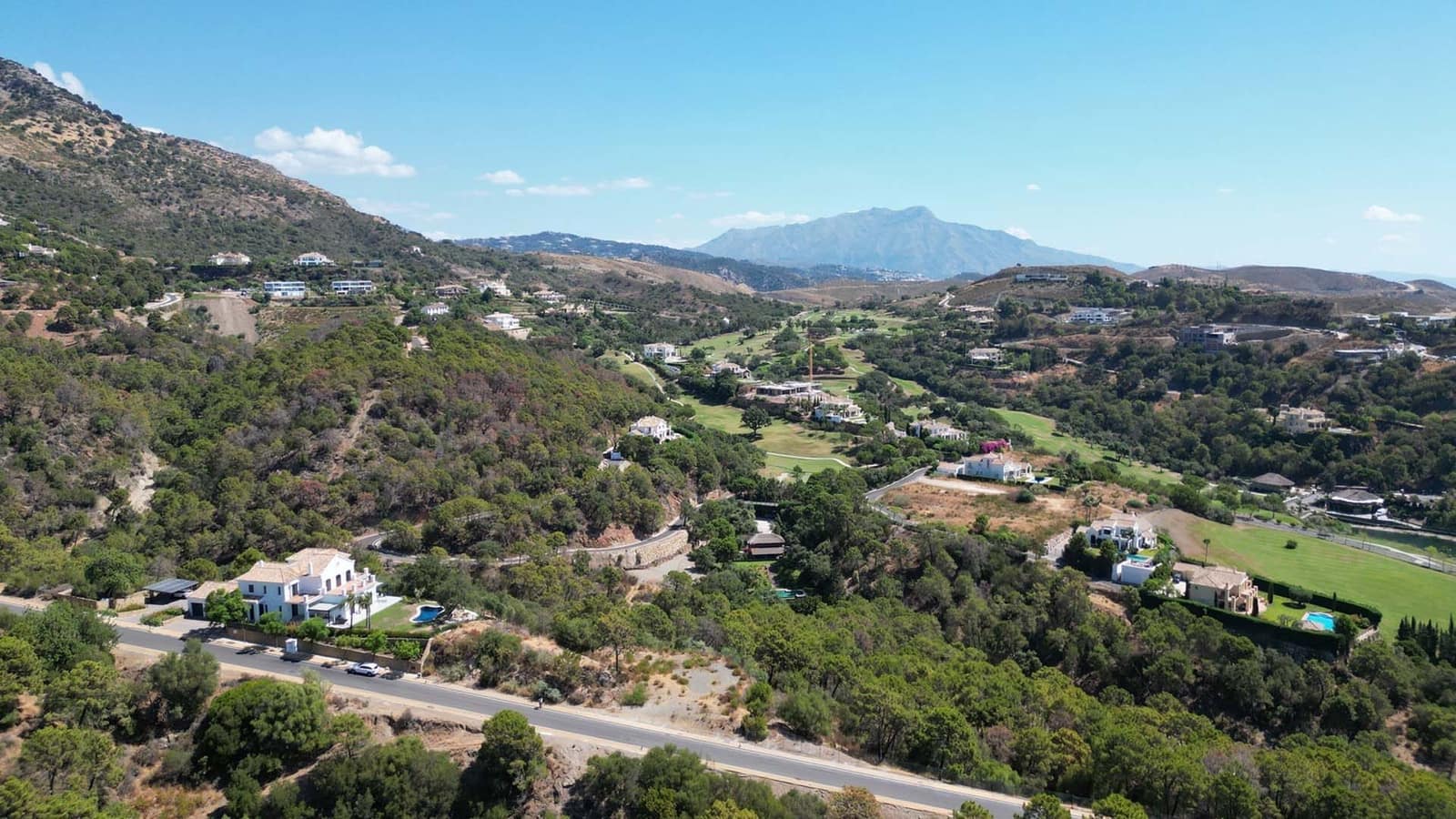 6 bedroom Villa for sale in Benahavis with pool - € 7,000,000 (Ref: 8490876)