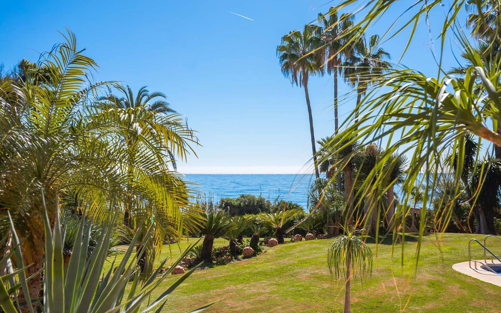 8 bedroom Villa for sale in New Golden Mile with pool garage - € 7,500,000 (Ref: 8522817)