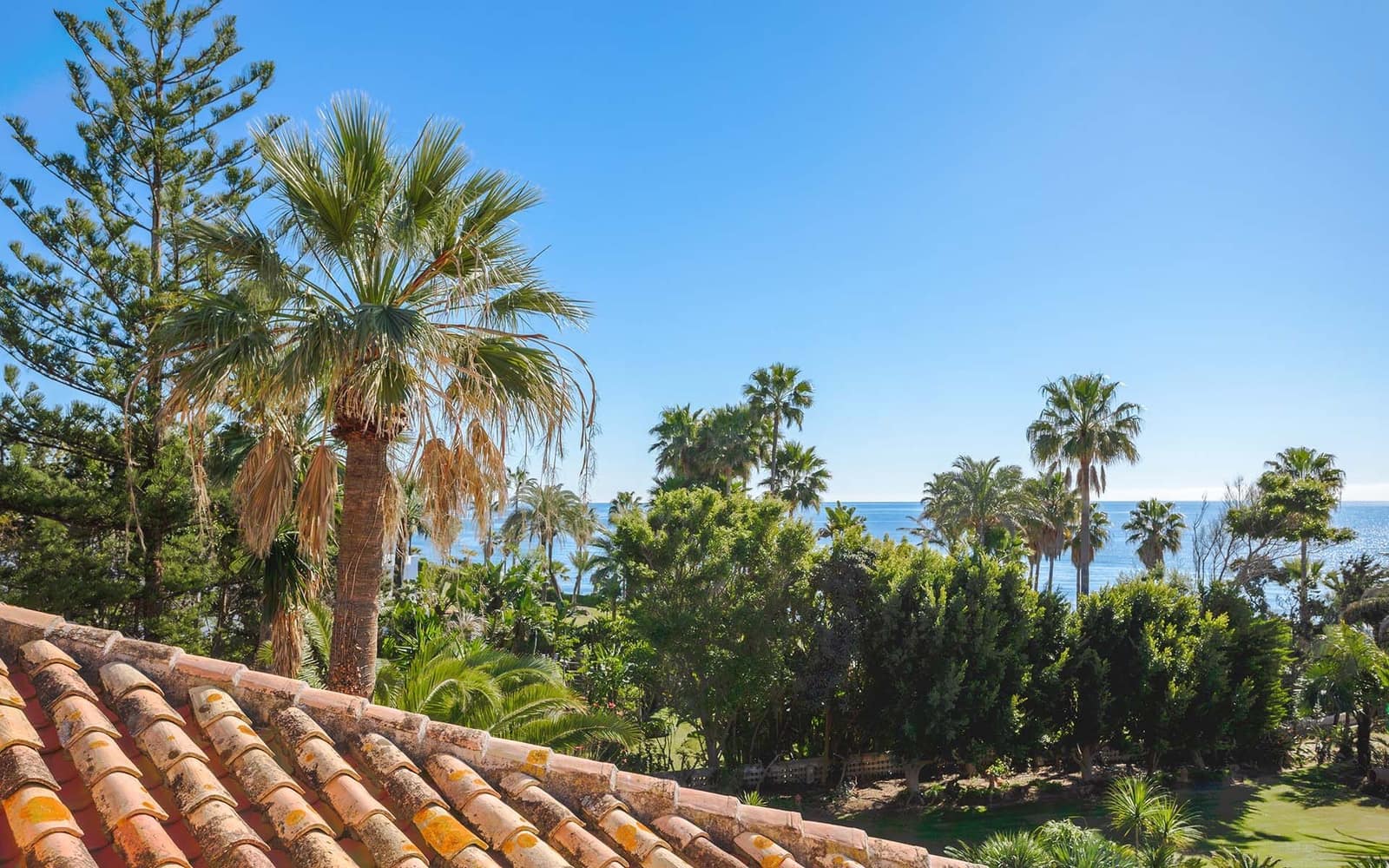 8 bedroom Villa for sale in New Golden Mile with pool garage - € 7,500,000 (Ref: 8522817)