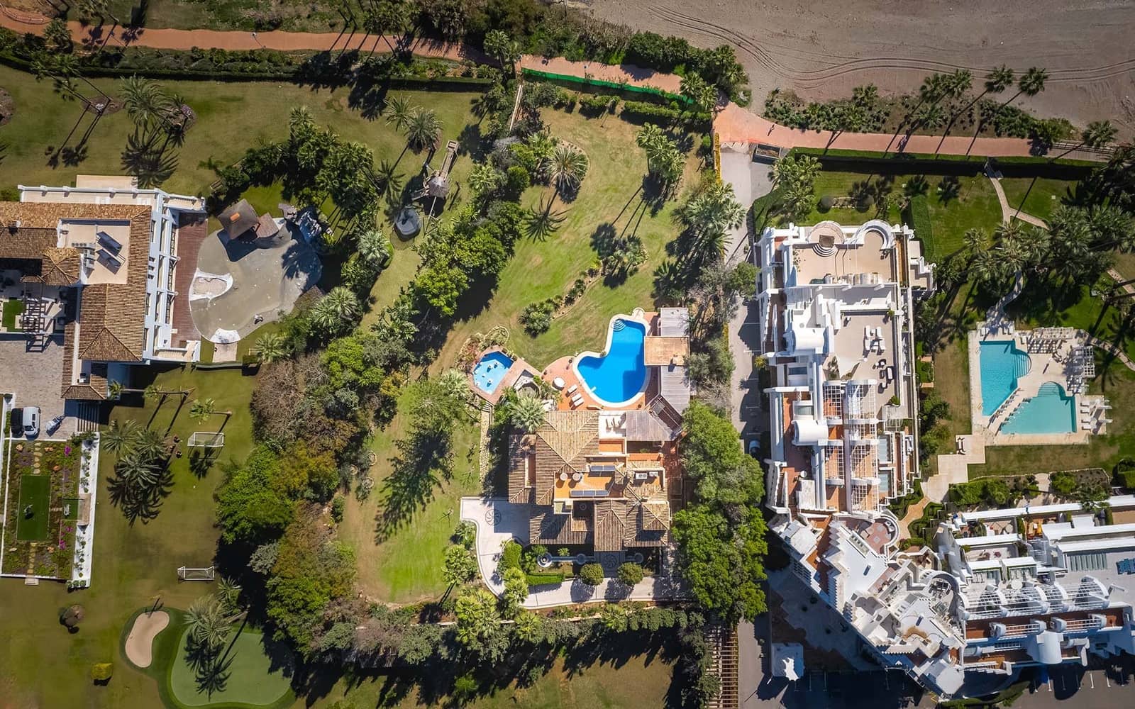 8 bedroom Villa for sale in New Golden Mile with pool garage - € 7,500,000 (Ref: 8522817)