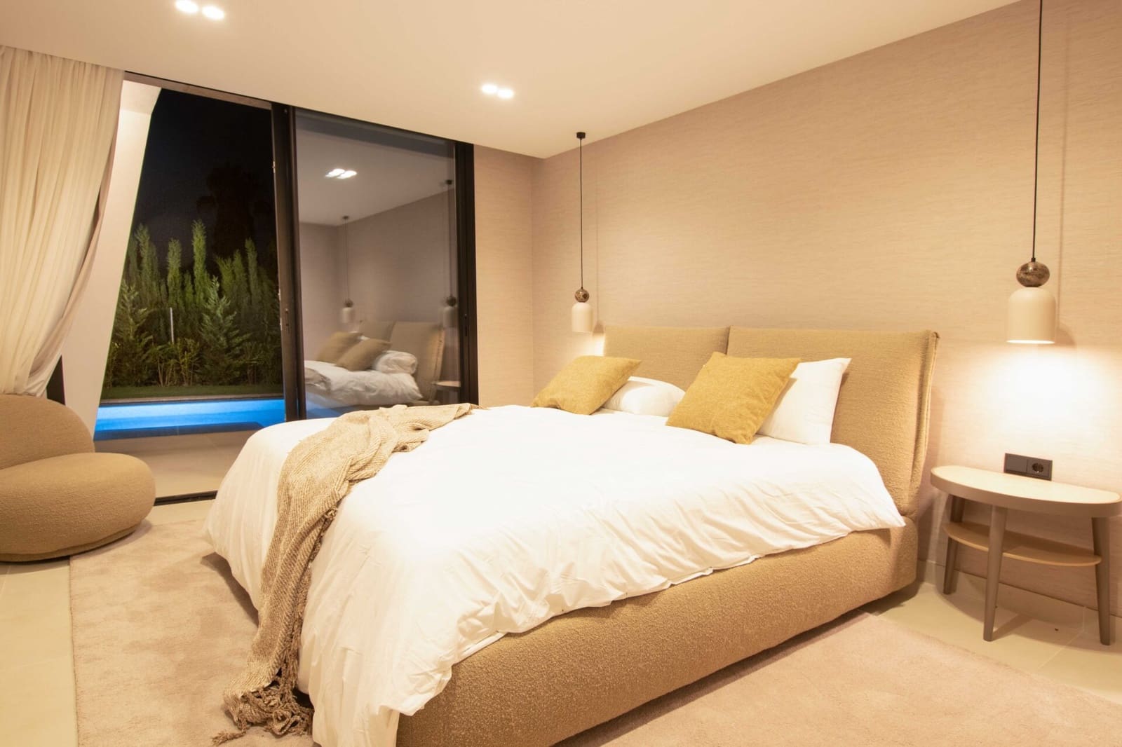 4 quarto Moradia para venda em Estepona com piscina garagem - 2 495 000 € (Ref: 8531728)