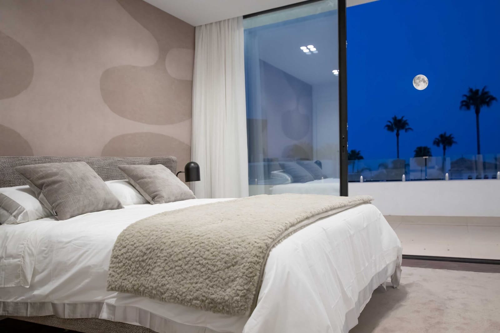 4 quarto Moradia para venda em Estepona com piscina garagem - 2 495 000 € (Ref: 8531728)