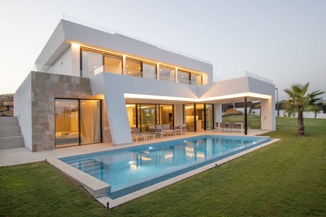 4 quarto Moradia para venda em Estepona com piscina garagem - 2 495 000 € (Ref: 8531728)