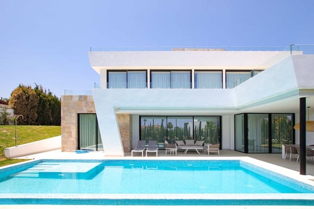 4 quarto Moradia para venda em Estepona com piscina garagem - 2 495 000 € (Ref: 8531728)