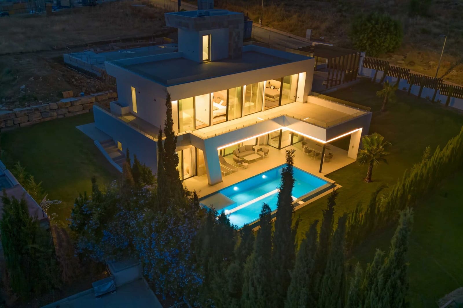 4 quarto Moradia para venda em Estepona com piscina garagem - 2 495 000 € (Ref: 8531728)