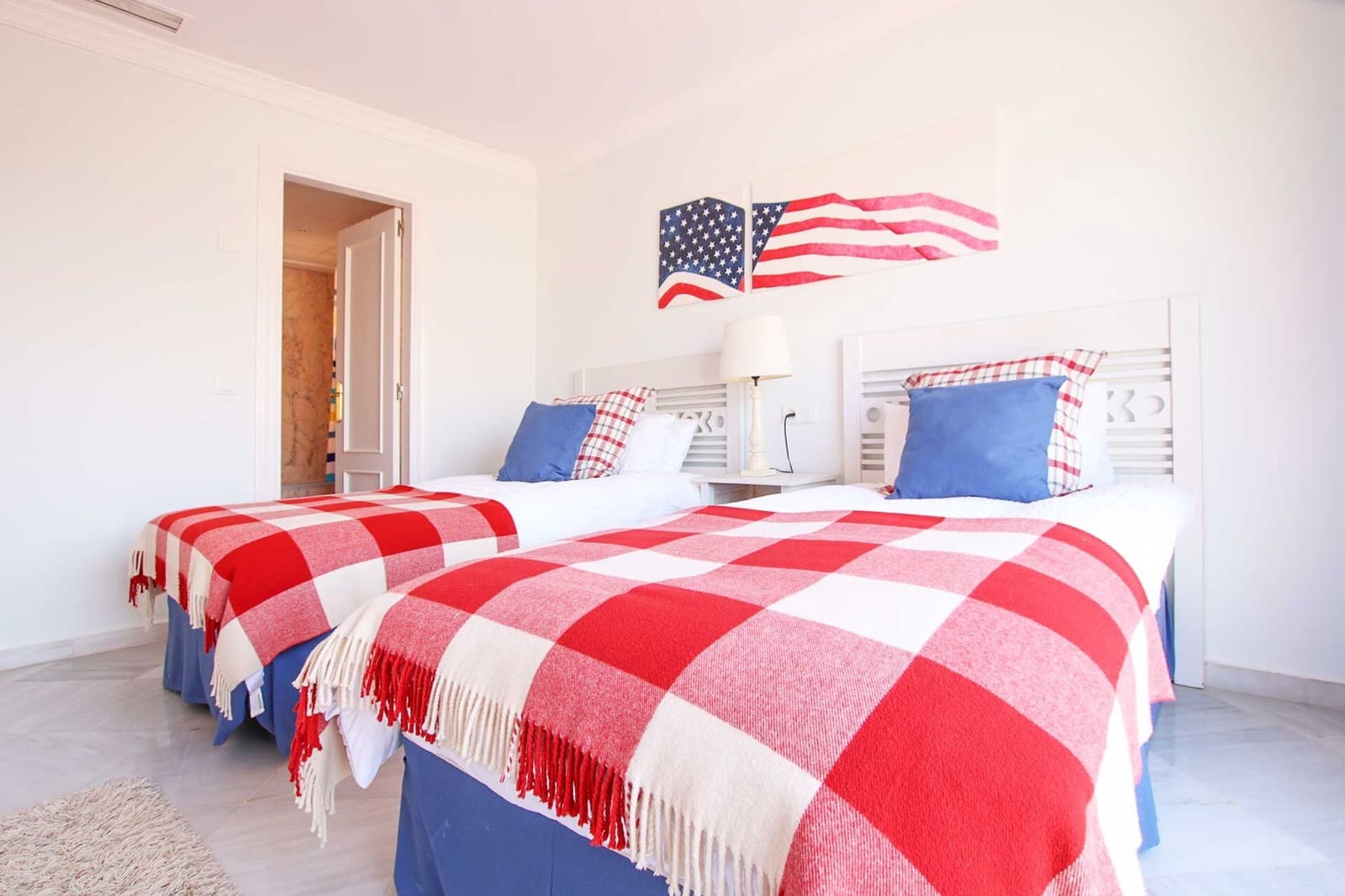 3 bedroom Townhouse for sale in Nueva Andalucia with pool garage - € 630,000 (Ref: 8531729)