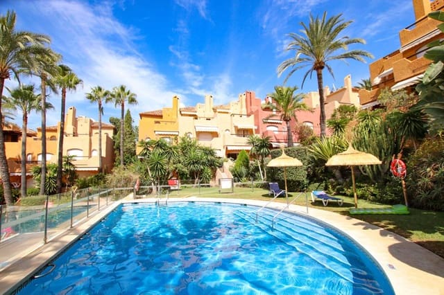 3 bedroom Townhouse for sale in Nueva Andalucia, Marbella with pool garage - € 630,000 (Ref: 8531729)