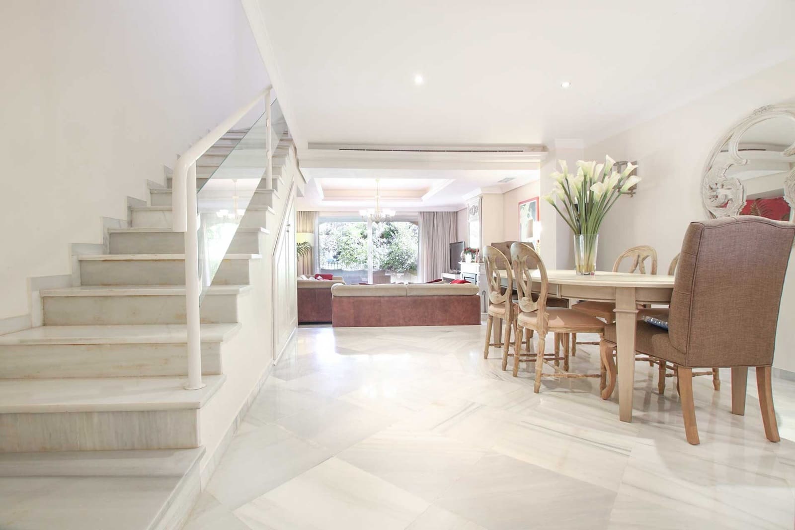 3 bedroom Townhouse for sale in Nueva Andalucia with pool garage - € 630,000 (Ref: 8531729)