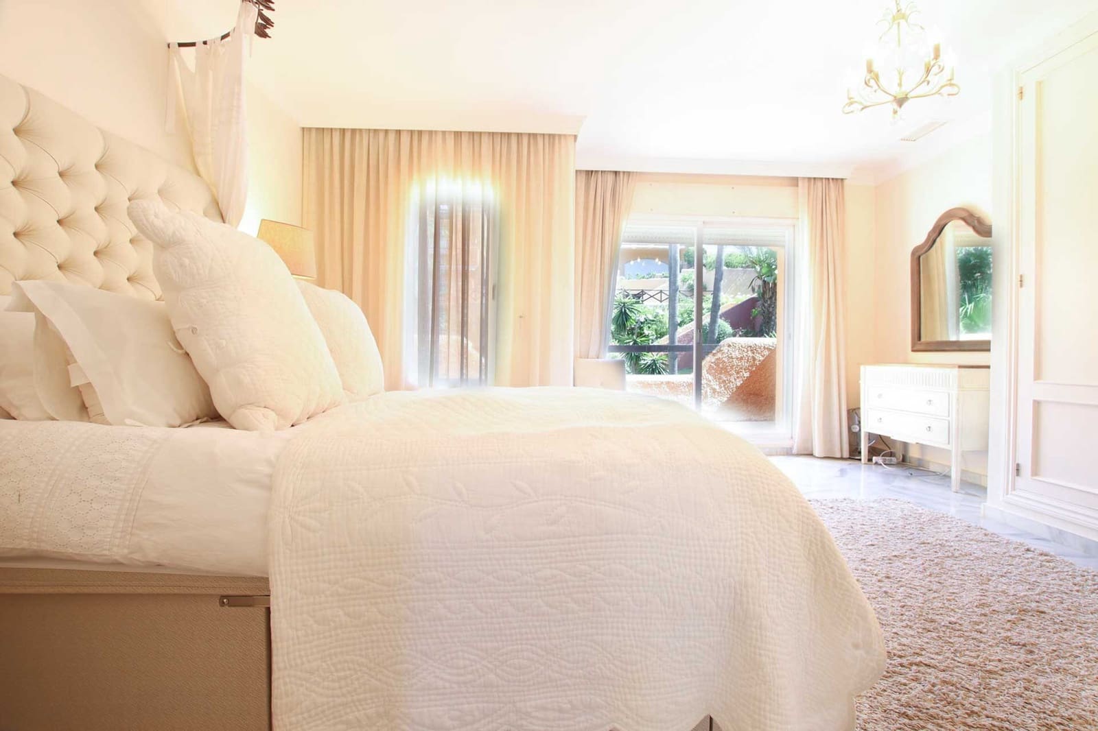 3 bedroom Townhouse for sale in Nueva Andalucia with pool garage - € 630,000 (Ref: 8531729)