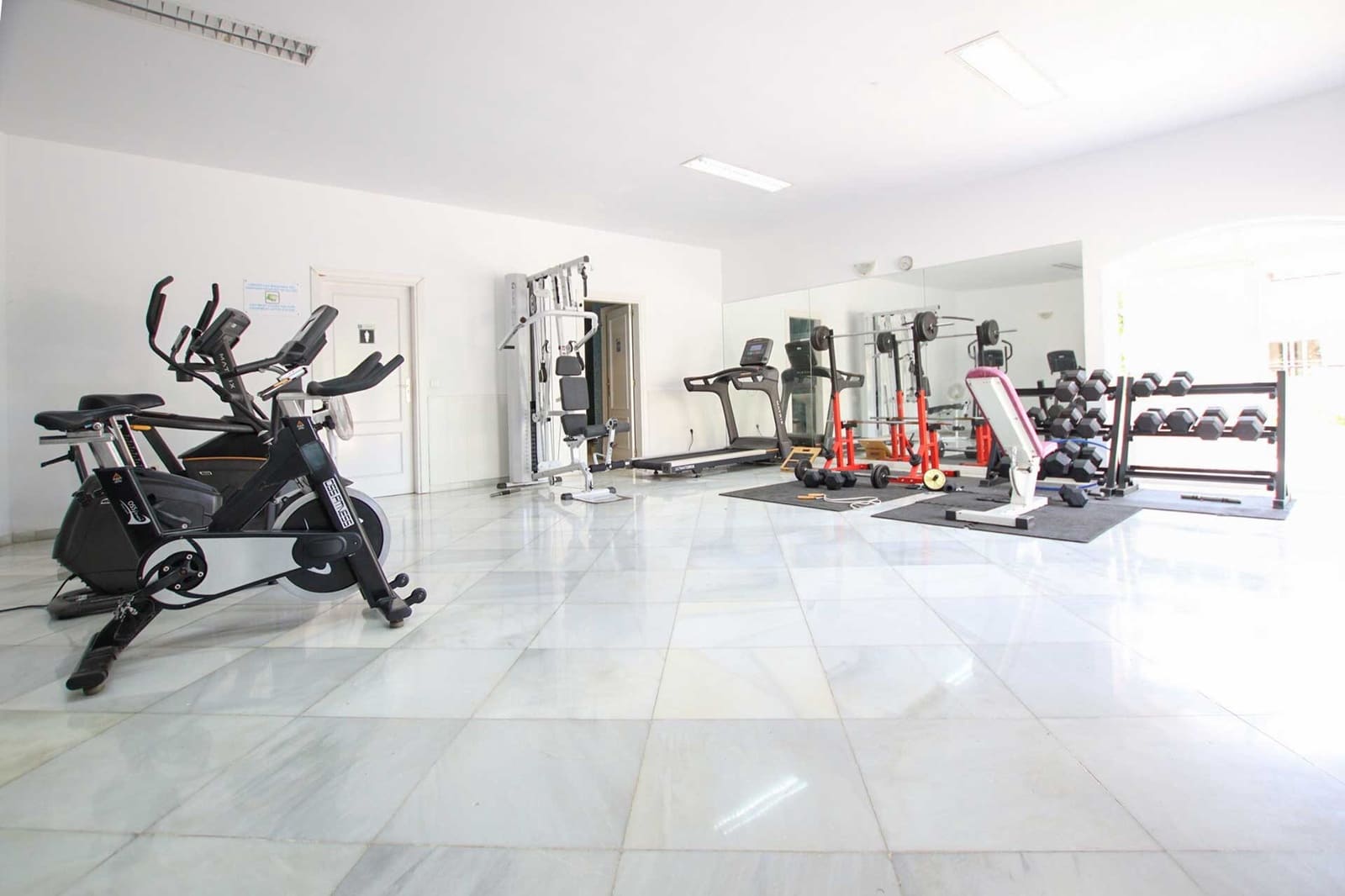 3 bedroom Townhouse for sale in Nueva Andalucia with pool garage - € 630,000 (Ref: 8531729)