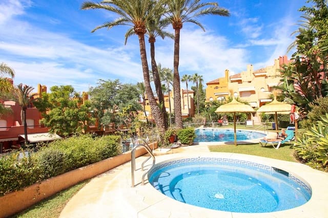 3 bedroom Townhouse for sale in Nueva Andalucia, Marbella with pool garage - € 630,000 (Ref: 8531729)