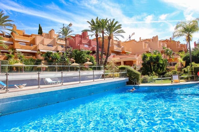3 bedroom Townhouse for sale in Nueva Andalucia, Marbella with pool garage - € 630,000 (Ref: 8531729)