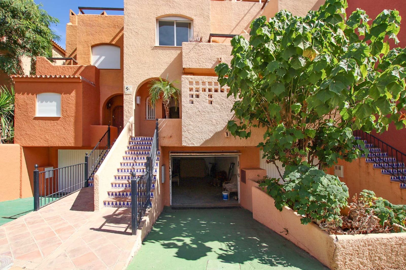 3 bedroom Townhouse for sale in Nueva Andalucia with pool garage - € 630,000 (Ref: 8531729)