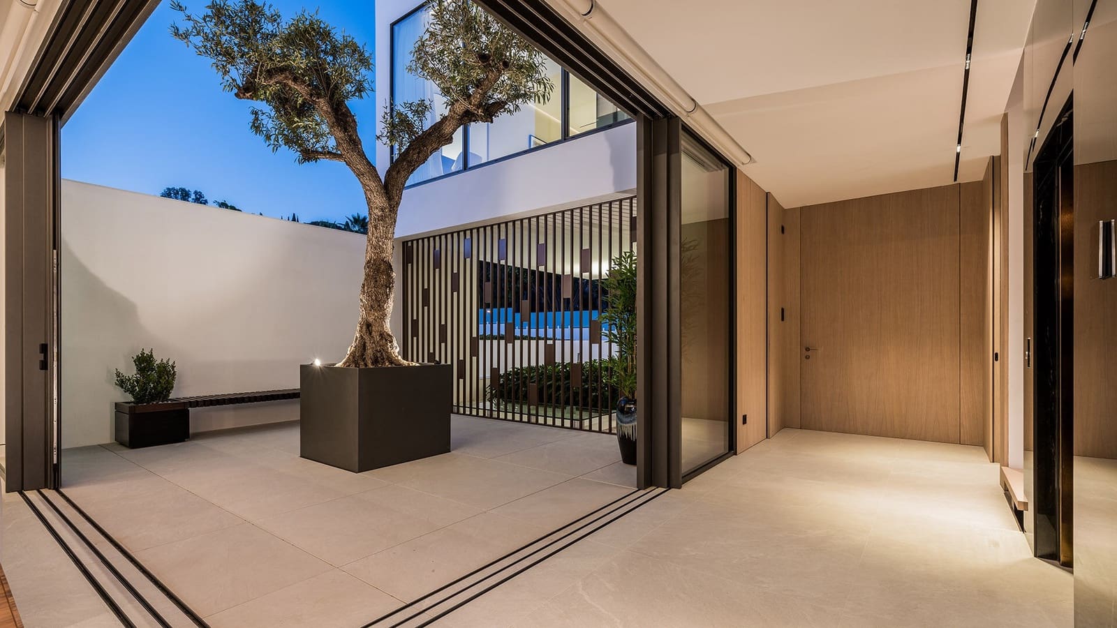 4 bedroom Villa for sale in Golden Mile with pool garage - € 7,500,000 (Ref: 8533790)