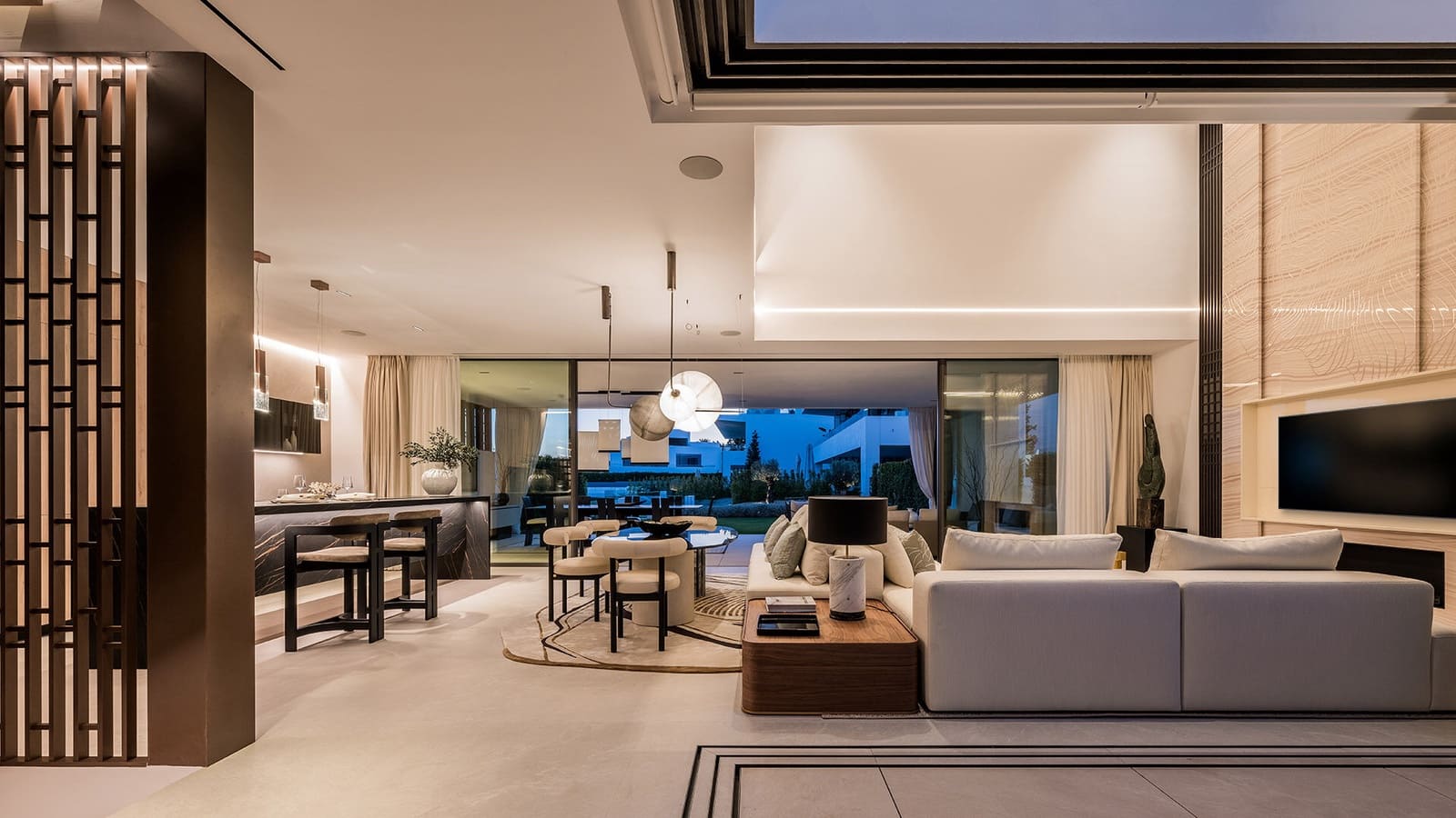 4 bedroom Villa for sale in Golden Mile with pool garage - € 7,500,000 (Ref: 8533790)